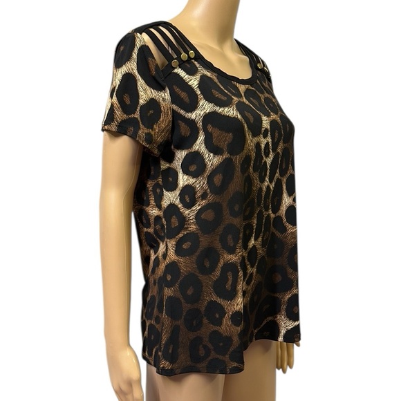 Diana Belle Leopard Animal Print Short Sleeve Accent Shoulder Blouse Top Medium - Picture 2 of 10